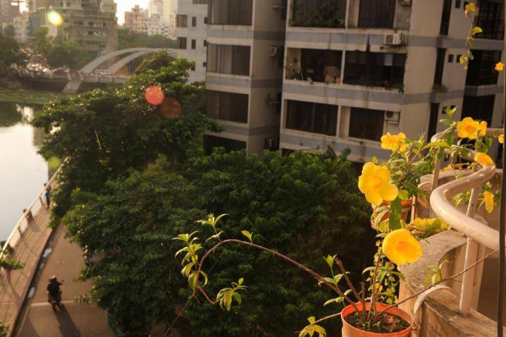 Hotel Tropical Daisy Dhaka Exterior foto