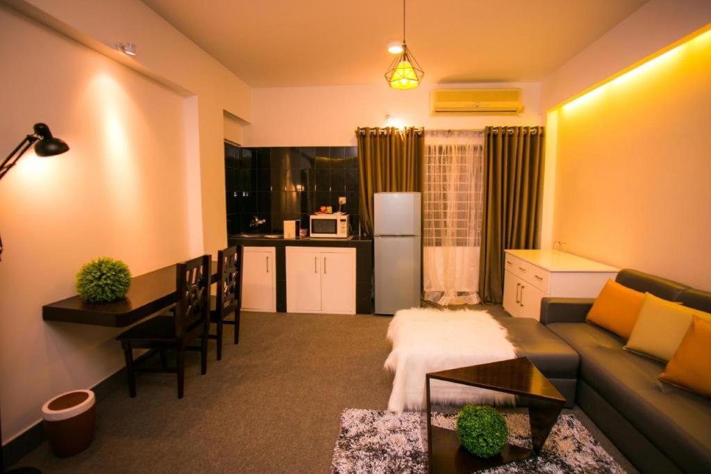 Hotel Tropical Daisy Dhaka Exterior foto