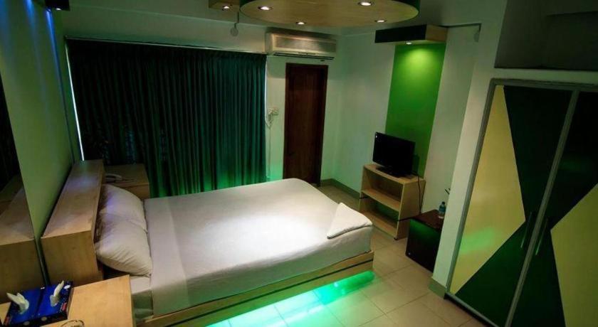 Hotel Tropical Daisy Dhaka Exterior foto